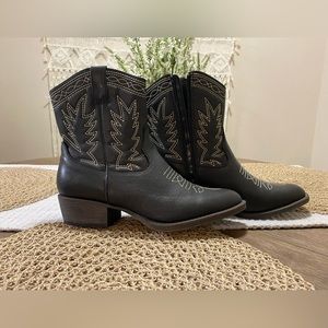 Coconuts by Matisse Women's Pistol Western Boot Black